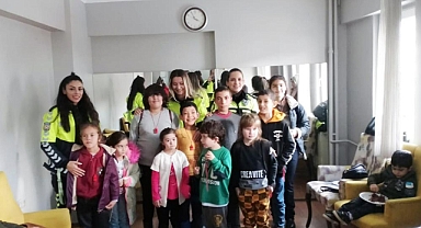 TRAFİKÇİLERDEN ‘ÖZEL BİREYLER’E ZİYARET