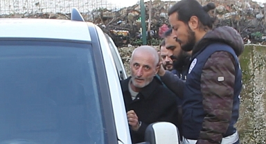 ALZHEİMER HASTASI ABLASINI ÖLDÜRDÜ