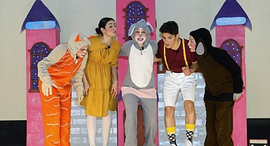 ÇOCUKLAR İÇİN TEK PERDELİK İKİ OYUN