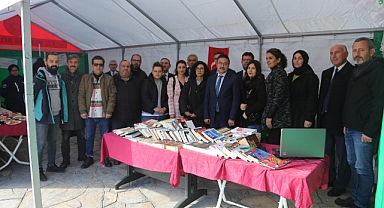 GAZETECİLERDEN ÖRNEK DAVRANIŞ