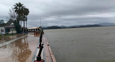 KÖYCEĞİZ BEKLEDİĞİ YAĞMURA KAVUŞTU