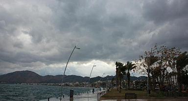 MARMARİS’TE FIRTINA BEKLENİYOR