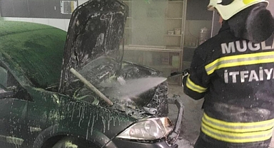 MUĞLA’DA ARAÇTA ÇIKAN YANGIN KORKUTTU