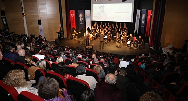 NEŞET ERTAŞ TÜRKÜLERİYLE ANILDI