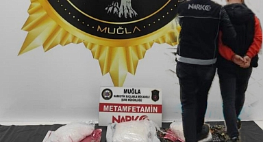 OTOMOBİLDE UYUŞTURUCU İLE YAKALANDILAR