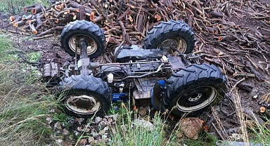 TRAKTÖRÜN ALTINDA KALAN SÜRÜCÜYÜ İTFAİYE EKİPLERİ KURTARDI