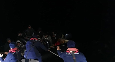 9 DÜZENSİZ GÖÇMEN KURTARILDI