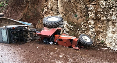BELEDİYEYE AİT TRAKTÖR KAZA YAPTI 1 YARALI
