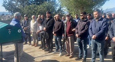 DEPREMDE HAYATINI KAYBEDEN ANNE VE OĞLU FETHİYE’DE TOPRAĞA VERİLDİ