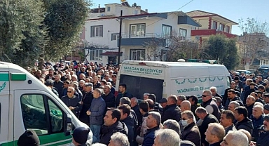 DEPREMDE ÖLEN MUĞLALI ÖĞRETMEN VE AİLESİ TOPRAĞA VERİLDİ