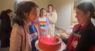 DEPREMZEDE 11 YAŞINDAKİ AYŞENUR’UN DOĞUM GÜNÜ MARMARİS'TE KUTLANDI