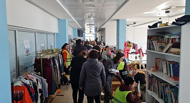 DEPREMZEDE ÖĞRENCİLER OKULLARA KAYDEDİLİYOR