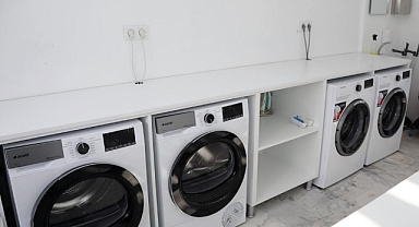 DEPREMZEDE VATANDAŞLARA ÇAMAŞIR VE DUŞ HİZMETİ