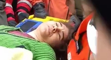 EKİPLERE SESLENEN ANNE VE KIZI ENKAZDAN ÇIKARILDI