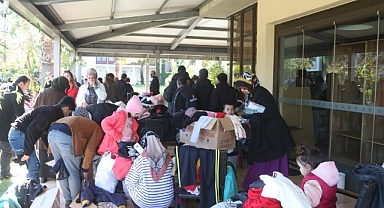 FETHİYE'YE GELEN DEPREMZEDELER TURİSTİK OTELLERE YERLEŞTİRİLİYOR