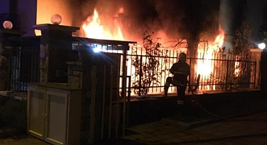 KLİMADAN ÇIKAN YANGIN EVİ KÜLE ÇEVİRDİ