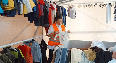 MARMARİS DEPREMZEDELERİN YANINDA OLMAYA DEVAM EDİYOR