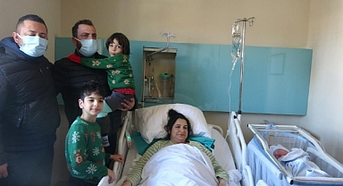 MARMARİS’İN İLK DEPREMZEDE BEBEĞİ DÜNYAYA GÖZLERİNİ AÇTI