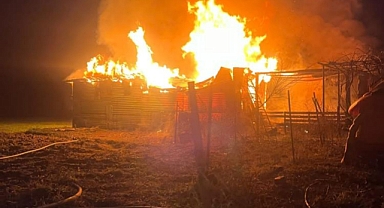 MARMARİS’TE PREFABRİK EV TAMAMEN YANDI