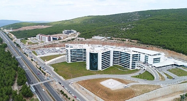 MUĞLA EĞİTİM VE ARAŞTIRMA HASTANESİNDE 50 DEPREMZEDENİN TEDAVİSİ SÜRÜYOR