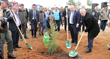 2 BİN FİDAN TOPRAKLA BULUŞTU
