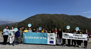 DÜNYA SU GÜNÜ'NDE ÖĞRENCİLERDEN ANLAMLI ETKİNLİK