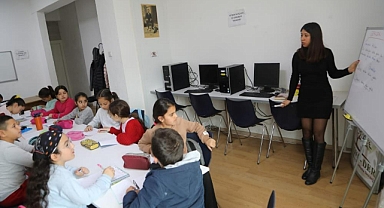EĞİTİM ÖĞRETİME DESTEK KURSLARI SÜRÜYOR