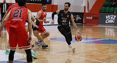 GELİRİ DEPREMZEDELERE BAĞIŞLANAN MAÇTA, ÇAĞDAŞ BODRUMSPOR 104 SAYI KAZANDI