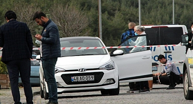 HASTANE ACİL SERVİSİ OTOPARKINDA ARAÇ İÇİNDE BAŞINDA POŞETLE ÖLÜ BULUNDU