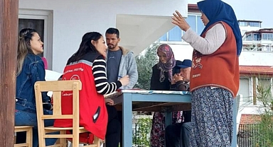 KIRMIZI YELEKLİLERİN PSİKO-SOSYAL DESTEK HİZMETİ DEVAM EDİYOR