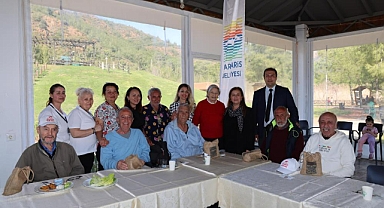 MARMARİS BELEDİYESİ, HUZUREVİ SAKİNLERİNİN GÖNLÜNÜ ALDI