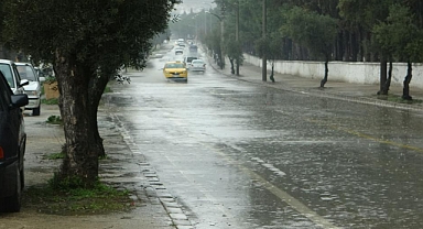 MUĞLA'DA SAĞANAK YAĞIŞ ETKİLİ OLUYOR