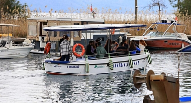 SU VE KUŞ SESİ EŞLİĞİNDE KADIN AZMAĞI'NDA TEKNE TURU
