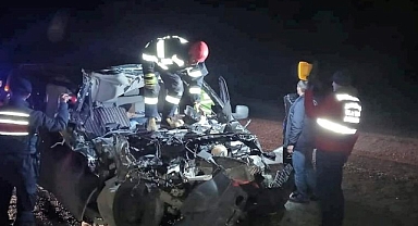 TOMRUK YÜKLÜ KAMYONA ARKADAN ÇARPAN OTOMOBİL SÜRÜCÜSÜ HAYATINI KAYBETTİ