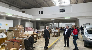 VALİ TAVLI YARDIM TOPLAMA MERKEZİNDE İNCELEMELERDE BULUNDU