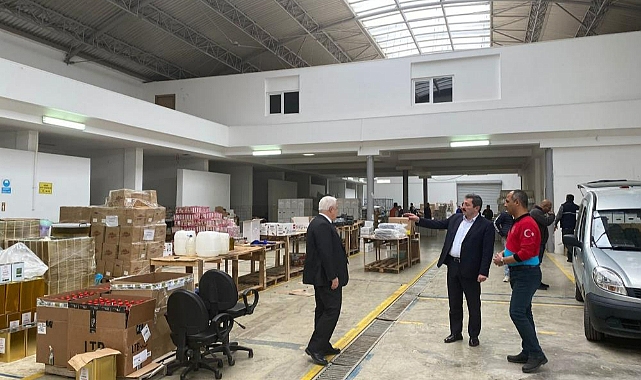 VALİ TAVLI YARDIM TOPLAMA MERKEZİNDE İNCELEMELERDE BULUNDU