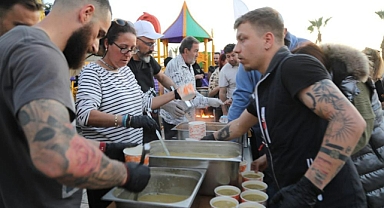 YUNAN AŞÇILARDAN BODRUM'DA İFTAR YEMEĞİ