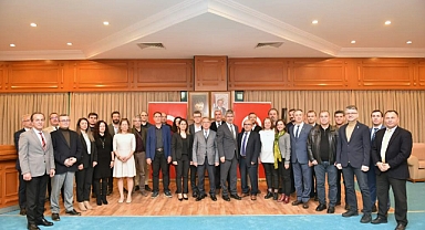 BAŞARILI AKADEMİSYENLER İFTARDA BULUŞTU