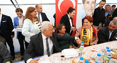 BAŞKAN GÜRÜN BAYRAMI DEPREM BÖLGESİNDE KUTLADI