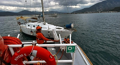 FETHİYE AÇIKLARINDA SÜRÜKLENEN TEKNE KURTARILDI