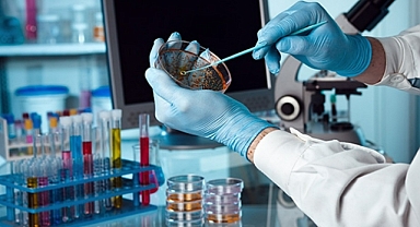 KANSER İLE MÜCADELEYE ONKOLOG ÖNERİSİ: “KANSERE KARŞI GÜNDE 150 DAKİKA YÜRÜYÜN”