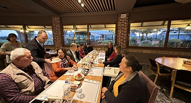 KAYMAKAM UÇAR VE BAŞKAN UZUNDEMİR KORUYUCU AİLELER İLE İFTARDA BİR ARAYA GELDİ