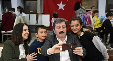 VALİ TAVLI ‘YETİMLER GÜNÜ’NDE ÇOCUKLARLA İFTARDA BULUŞTU