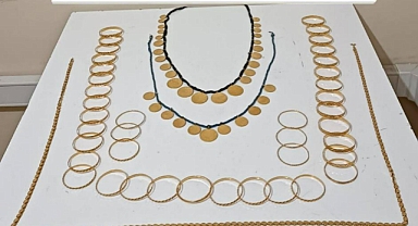 ÇALDIKLARI ALTINLARI SATAMADAN YAKALANDILAR