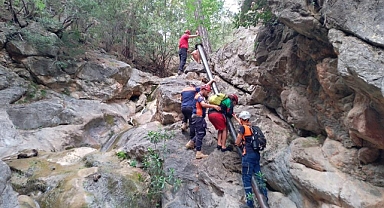 MAHSUR KALAN TATİLCİLERİ JAK VE MAGEME EKİPLERİ KURTARDI