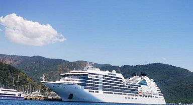 MARMARİS’E 480 YOLCULU KRUVAZİYER GEMİSİ DEMİR ATTI