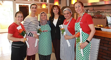 MARMARİS TİCARET ODASI ÜYESİ ARAS KADIN ÇALIŞANLARLA BULUŞTU