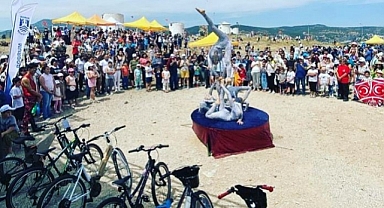 UÇURTMALAR DEPREMZEDELER İÇİN UÇURULDU