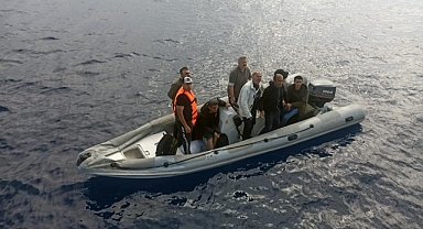 2 GÖÇMEN KAÇAKÇILIĞI ŞÜPHELİSİ YAKALANDI, 6 GÖÇMEN KURTARILDI