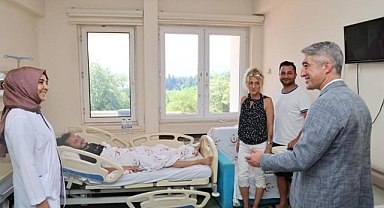 BAŞKAN OKTAY, HASTALARI YALNIZ BIRAKMADI